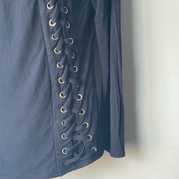 Venus women’s lace up top - Picture 7 of 7